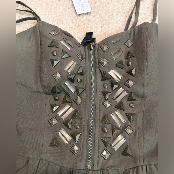 NWT 2B BeBe green studded romper size Small - Picture 9 of 11